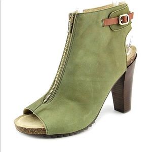 Kenneth Cole Reaction Hook A Line